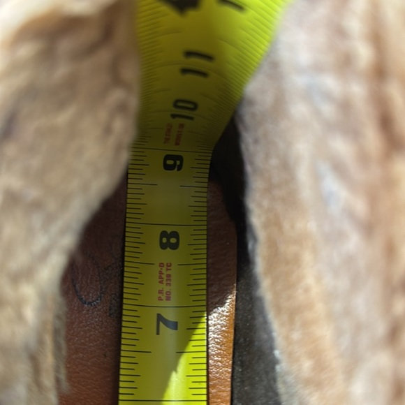 Brown Shearling-Lined Lace-Up Boots - Picture 12 of 15